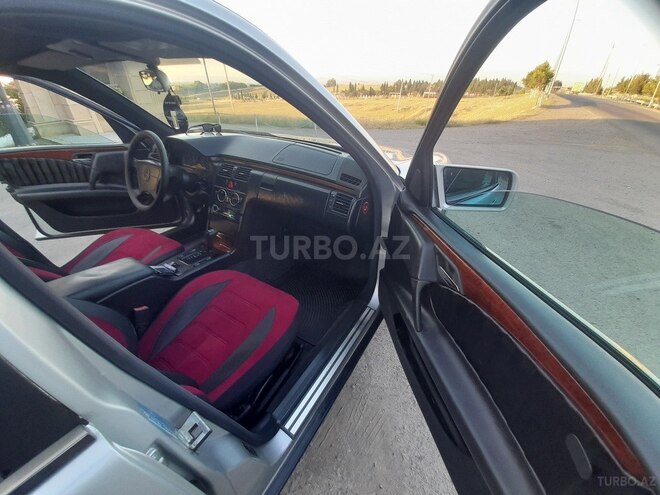 Mercedes E 240 1997, 375,326 km - 2.4 l - Qazax