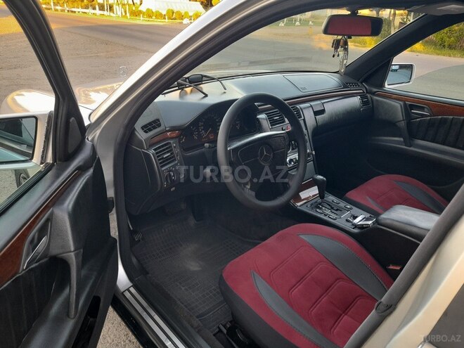 Mercedes E 240 1997, 375,326 km - 2.4 l - Qazax
