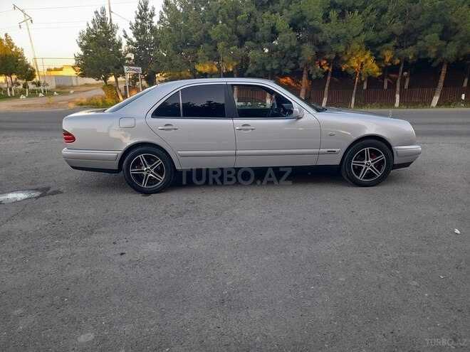 Mercedes E 240 1997, 375,326 km - 2.4 l - Qazax