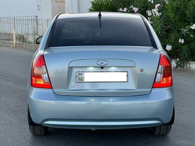 Hyundai Accent-7