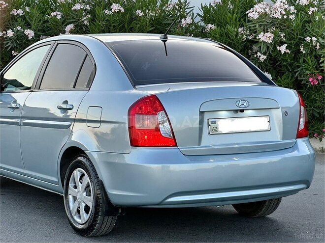 Hyundai Accent-6
