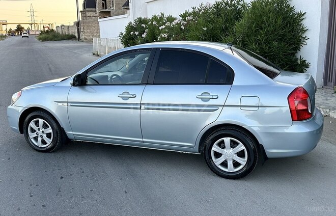 Hyundai Accent-8
