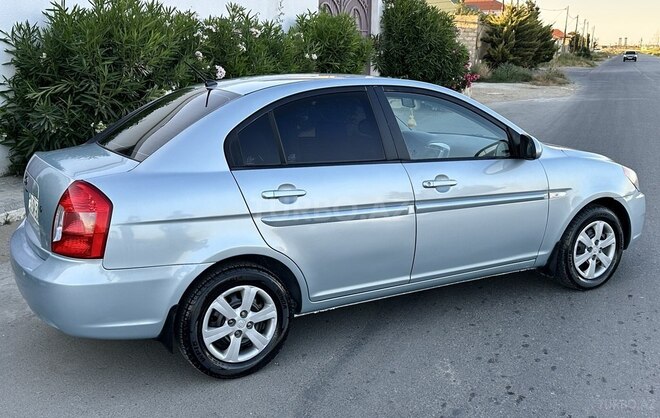 Hyundai Accent-9