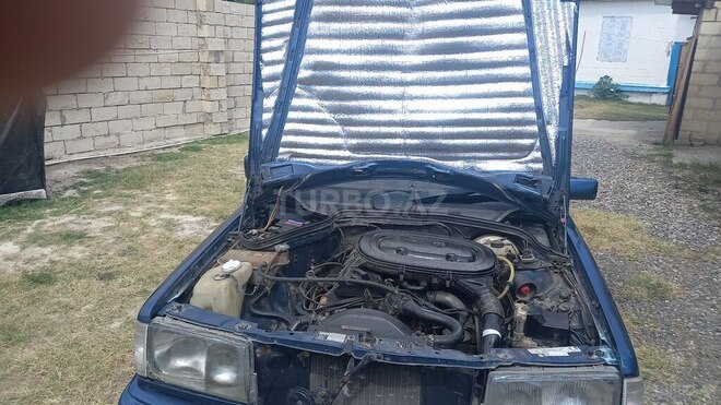 Mercedes 190 1991, 300,000 km - 2.0 l - Sabirabad