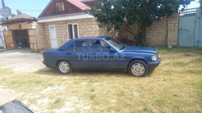 Mercedes 190 1991, 300,000 km - 2.0 l - Sabirabad
