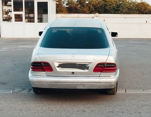 Mercedes E 300 1998, 125,545 km - 3.0 l - Bərdə