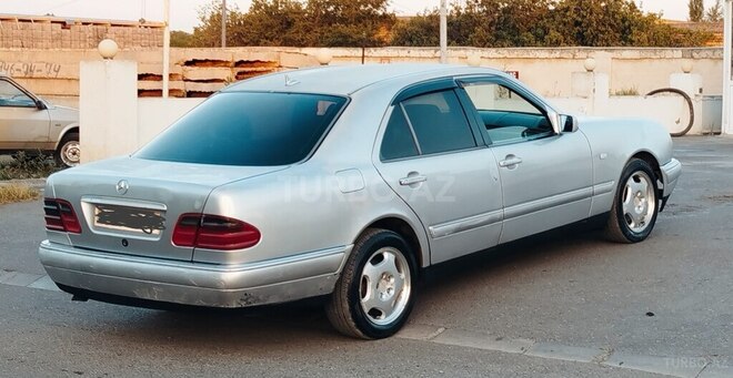 Mercedes E 300 1998, 125,545 km - 3.0 l - Bərdə