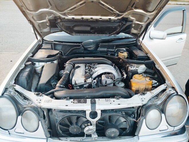 Mercedes E 300 1998, 125,545 km - 3.0 l - Bərdə