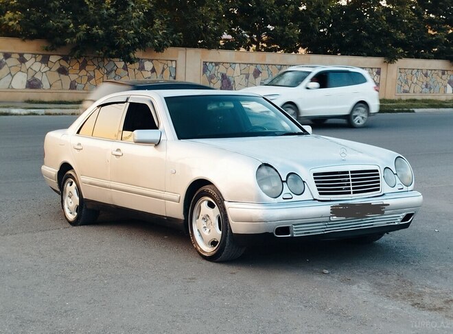 Mercedes E 300 1998, 125,545 km - 3.0 l - Bərdə