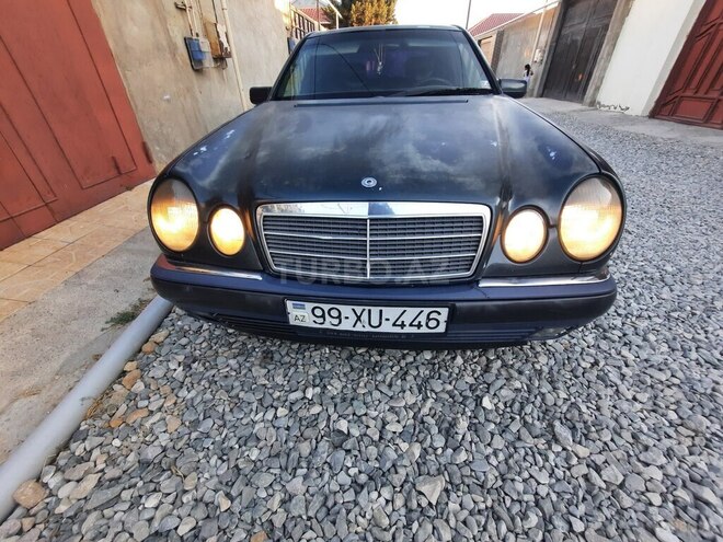 Mercedes E 270 1996, 175,682 km - 2.7 l - Bakı