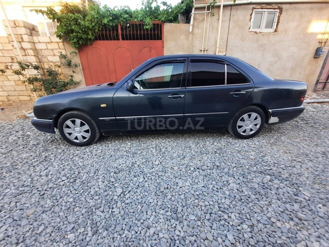 Mercedes E 270 1996, 175,682 km - 2.7 l - Bakı