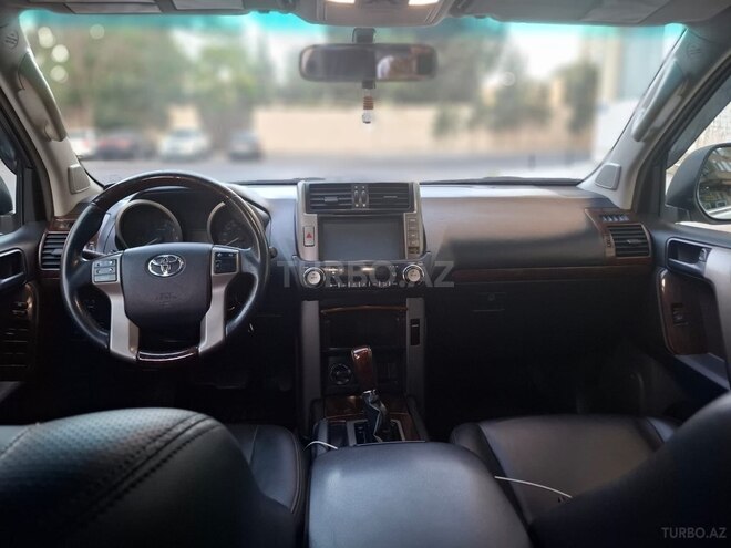 Toyota Land Cruiser Prado-5