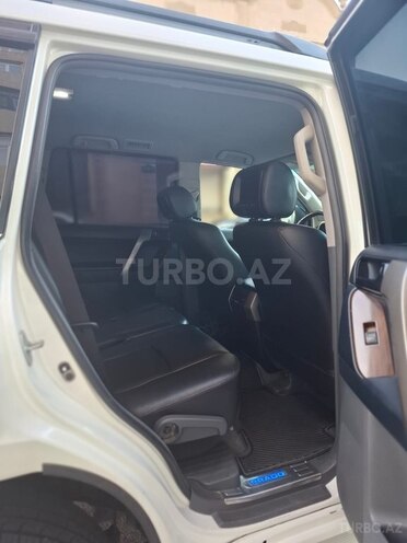 Toyota Land Cruiser Prado-7