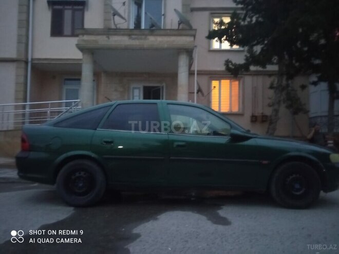 Opel Vectra 1996, 324,000 km - 1.6 l - Neftçala