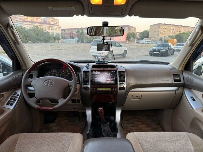 Toyota Land Cruiser Prado-11