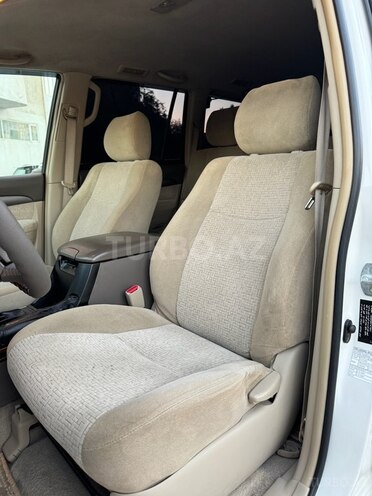 Toyota Land Cruiser Prado-13