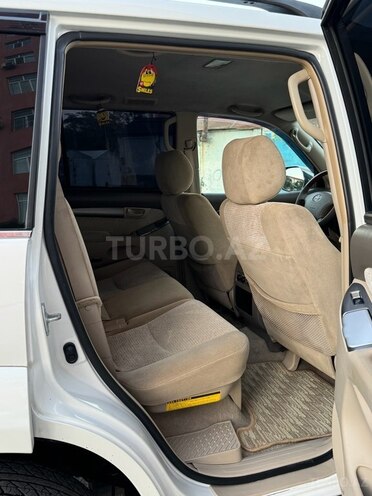 Toyota Land Cruiser Prado-15