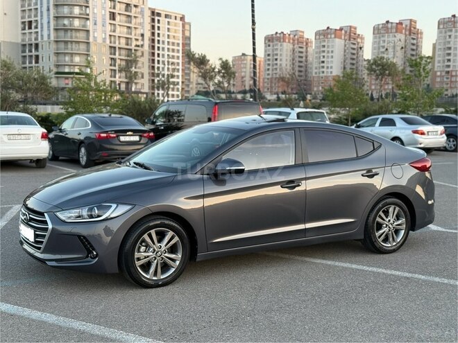 Hyundai Avante 2016, 71,000 km - 1.6 л - Bakı