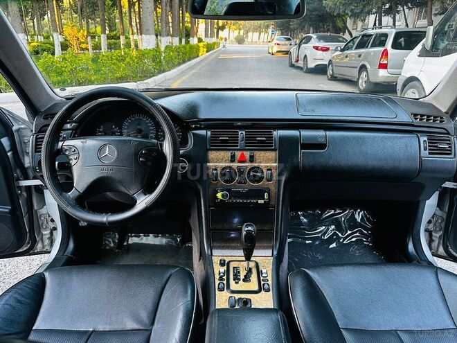Mercedes E 200 2001, 130,000 km - 2.0 l - Sumqayıt
