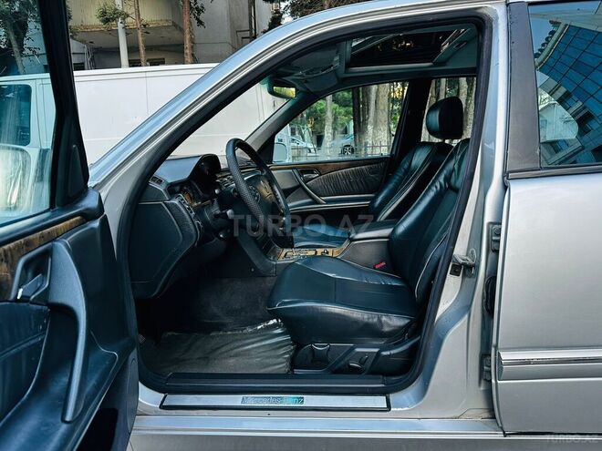 Mercedes E 200 2001, 130,000 km - 2.0 l - Sumqayıt