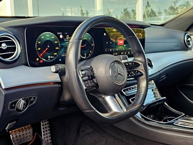 Mercedes E 220 d-11