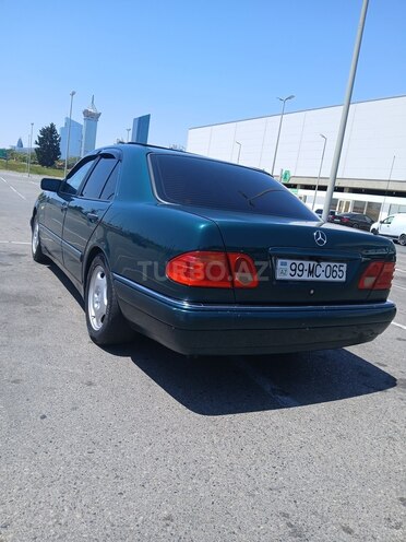 Mercedes E 200-7
