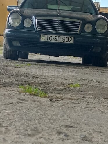 Mercedes E 230 1996, 537,250 km - 2.3 l - Ucar
