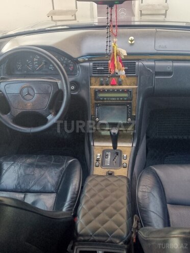 Mercedes E 230 1996, 537,250 km - 2.3 l - Ucar
