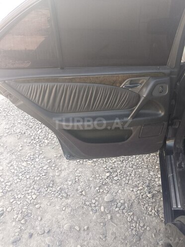 Mercedes E 230 1996, 537,250 km - 2.3 l - Ucar