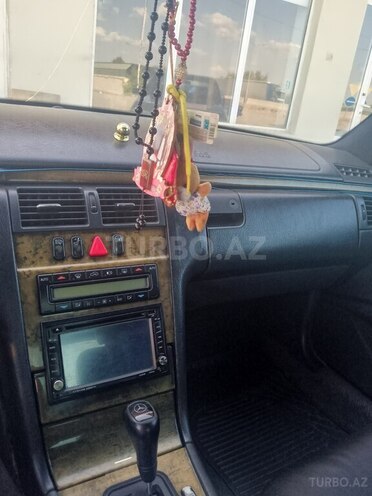 Mercedes E 230 1996, 537,250 km - 2.3 l - Ucar
