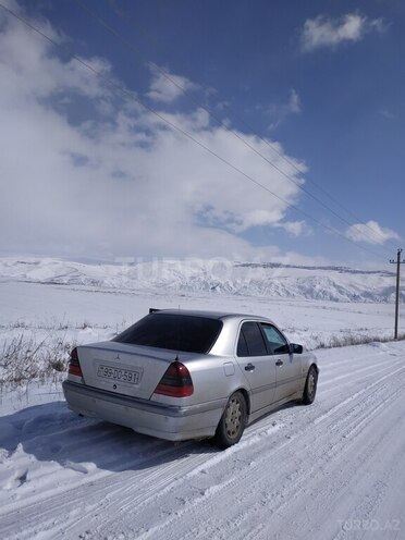 Mercedes C 180 1999, 284,632 km - 1.8 l - Bakı