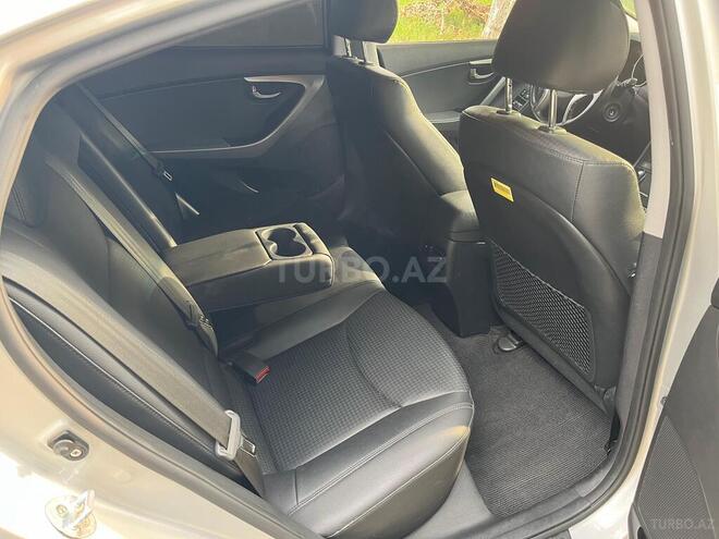Hyundai Elantra 2015, 110,000 km - 1.6 l - Masallı