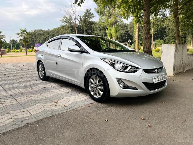 Hyundai Elantra 2015, 110,000 km - 1.6 l - Masallı
