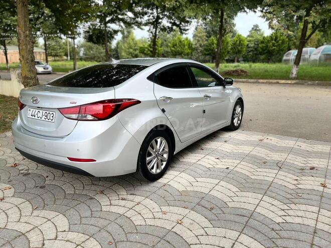 Hyundai Elantra 2015, 110,000 km - 1.6 l - Masallı