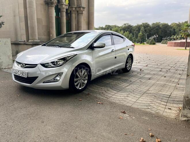 Hyundai Elantra 2015, 110,000 km - 1.6 l - Masallı