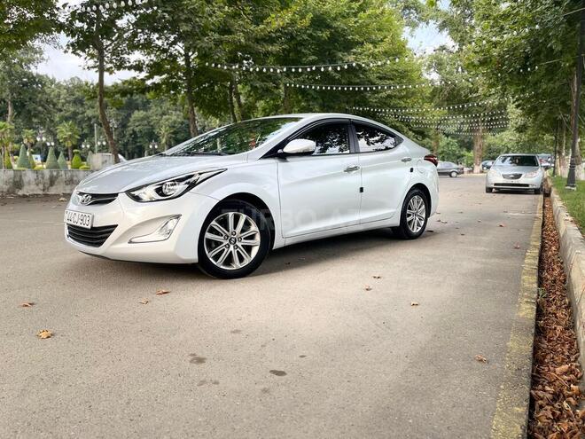 Hyundai Elantra 2015, 110,000 km - 1.6 l - Masallı