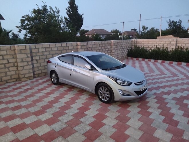 Hyundai Elantra 2015, 110,000 km - 1.6 l - Masallı