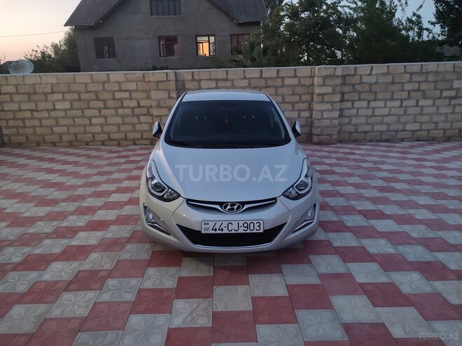 Hyundai Elantra 2015, 110,000 km - 1.6 l - Masallı