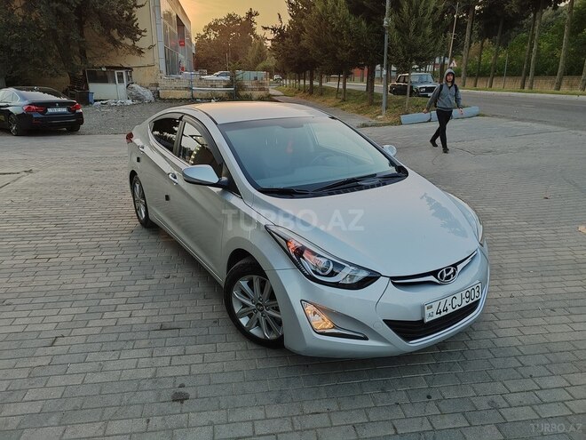 Hyundai Elantra 2015, 110,000 km - 1.6 l - Masallı