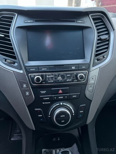Hyundai Santa Fe-12