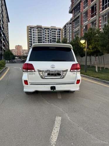 Toyota Land Cruiser-3