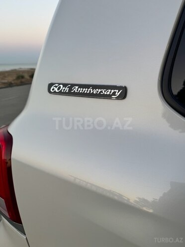 Toyota Land Cruiser-7