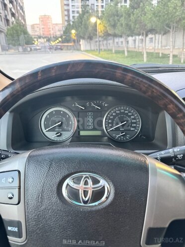 Toyota Land Cruiser-11