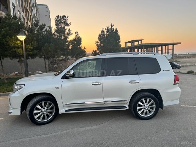 Toyota Land Cruiser-6