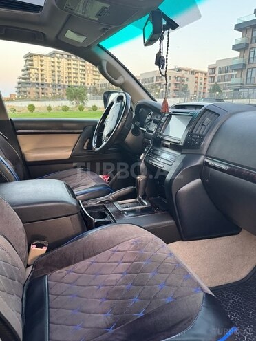 Toyota Land Cruiser-8