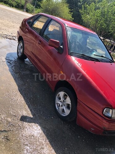 Volkswagen Polo 1995, 200,000 km - 1.6 l - Sabirabad