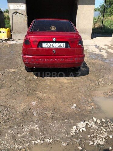 Volkswagen Polo 1995, 200,000 km - 1.6 l - Sabirabad
