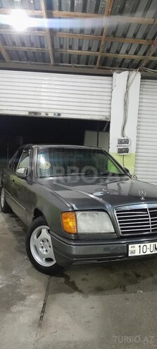 Mercedes E 220 1995, 250,000 km - 2.2 l - Bakı