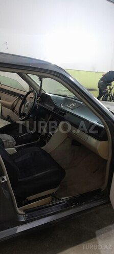 Mercedes E 220 1995, 250,000 km - 2.2 l - Bakı