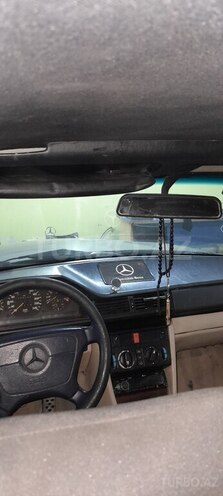 Mercedes E 220 1995, 250,000 km - 2.2 l - Bakı